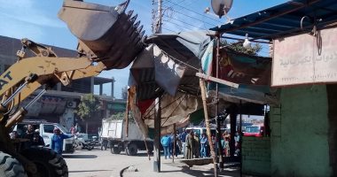 صور.. تحرير 16 محضر إشغال وإزالة 80 طن تراكمات ومخلفات في حملة بشوارع البياضية