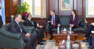 محافظ الإسكندرية يستقبل السفير  الأمريكى لبحث سبل التعاون المشترك