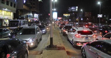 زحام مرورى فى محيط شارع البطل أحمد عبد العزيز
