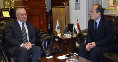 فيديو.. محافظ الأقصر يستقبل الوزير المفوض بالسفارة الصينية