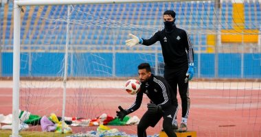 أحمد الشناوى يستمر فى حراسة عرين بيراميدز أمام الرجاء فى المغرب