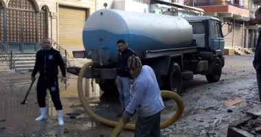 صور.. القابضة لمياه الشرب بالدقهلية تستجيب: كسح مياه الأمطار بالأفراد والمعدات