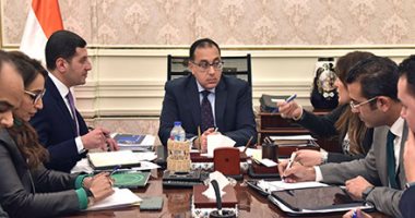رئيس الوزراء يستعرض طلبات الشركات الراغبة في ضخ استثمارات بمصر.. إقامة 10 مصانع جديدة في مجالات مختلفة.. بينها مشروع في مجال الاستثمار المباشر بمنطقة الواحات البحرية  وطلب لشركة صينية رائدة 