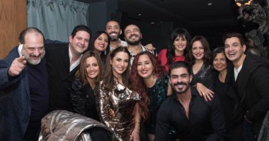 "منحتونى شعورا مليئًا بالمحبّة".. درة توجه رسالة رقيقة إلى جمهورها.. صور