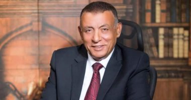 وفد من وزارة الصناعة يزور مركز صناعات الجلود المتطورة قبل الافتتاح الرسمى