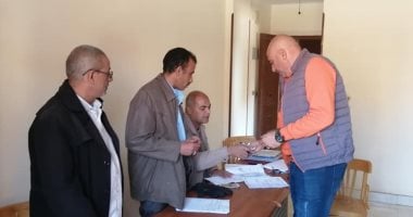 صور.. تسليم الوحدات السكنية للشباب المستفيدين بمدينة الطود