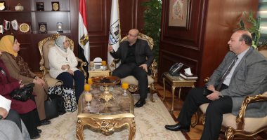 محافظ بنى سويف يبحث مع مسئولى "القومى للبحوث" المساهمة فى تحقيق الخطة التنموية