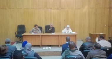 صور.. رئيس مدينة إسنا يعقد لقاء اليوم المفتوح لحل مشكلات الأهالى