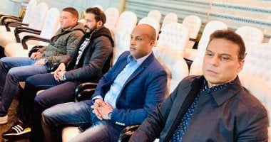 البدرى وجهازه يتابعون مباراة الأهلى وطنطا من مقصورة ستاد القاهرة
