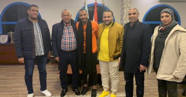 صور ..سموحة يضم محمد طلعت لاعب المقاولون 3 سنوات رسميا