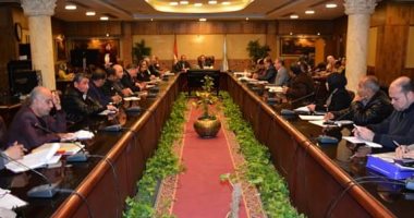 محافظ الغربية يوجه رؤساء المدن باستكمال أعمال مشروعات الرصف