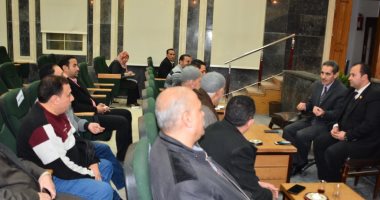 محافظ الغربية يلتقى بأصحاب ورش نجارة الأثاث والخزف بقريتى كتامة والفرستق