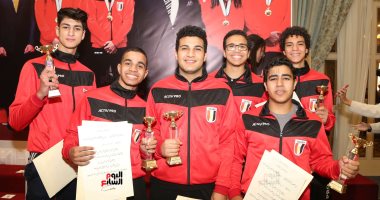 فيديو .. طفلة تخطف الأنظار فى تكريم منتخب الكاراتيه 
