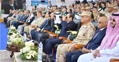 صفحة الرئيس تنشر صورا من حضوره مناورات "قادر 2020 "وافتتاح قاعدة برنيس 