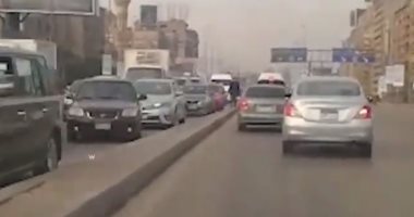 زحام مرورى أعلى الدائرى الإقليمى بالقاهرة بسبب انقلاب سيارة نقل مازوت  