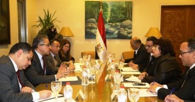 وزيرا السياحة والآثار والثقافة يجتمعان لبحث ترتيبات مهرجان دندرة بمحافظة قنا
