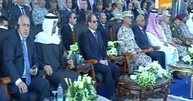  السيسى يشاهد الفيلم التسجيلى "حماية وطن" خلال افتتاح قاعدة برنيس العسكرية