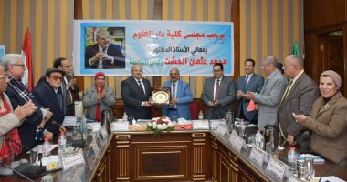 رئيس جامعة القاهرة يطالب بتحديث مناهج الشريعة فى كلية دار العلوم