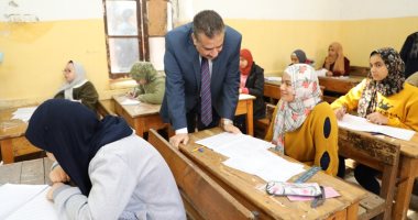 فيديو وصور.. محافظ المنوفية يتفقد عددا من لجان امتحانات الشهادة الإعدادية