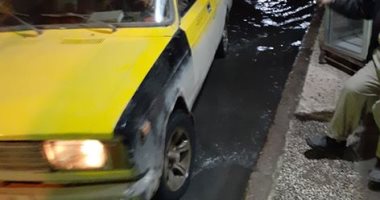 سيبها علينا.. شكوى من تراكم مياه الصرف بشارع مبارك بالحضرة في الإسكندرية