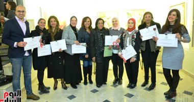 تكربم المشاركين فى معرض "ملتقى أصدقاء المرسم الثامن" بجاليرى كليج