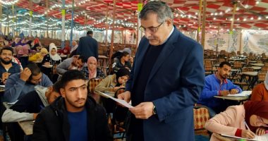 نائب رئيس جامعة بنها يواصل جولاته لتفقد الامتحانات بكليات الجامعة 