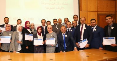 وزير الاتصالات يفتتح مركز تدريب متخصص فى شبكات الألياف الضوئية 