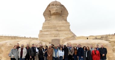 وزيرة التعاون الدولى تصطحب وفد المديرين التنفيذيين للبنك الدولى فى جولة بالأهرامات