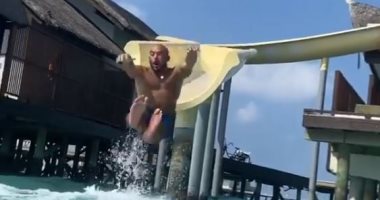 حب وسعادة وزحاليق.. محمود العسيلى يشارك جمهوره أسعد لحظات شهر العسل.. فيديو