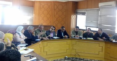 نائب محافظ الإسماعيلية يستعرض الموقف التنفيذى لاستكمال مشروع الصرف الصحى