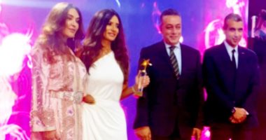 تكريم زينة وحماقى بمهرجان كازا آرت بالمغرب.. وتامر حسنى للفنانة: مبروك يا قمر.. صور