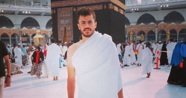 شاهد.. محمود حمدى الونش مدافع الزمالك يؤدى مناسك العمرة