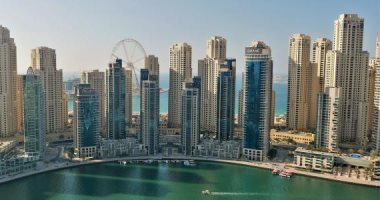 الشارقة تمنع انتقال العمالة إلى مناطق أخرى بالإمارات منعا لانتشار فيروس كورونا