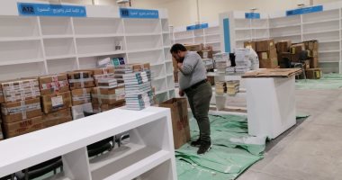العمل مستمر.. شاهد وصول أول شحنة كتب داخل قاعات معرض القاهرة للكتاب