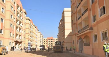 إعطاء إشارة البدء لتسليم الوحدات بمشروع الإسكان المتميز بأسوان