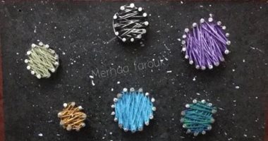 قارئة تشارك بمجموعة رسومات فنية بالمسامير والخيط