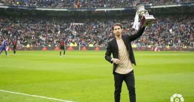 شاهد.. راموس يحتفل بالسوبر وسط جماهير ريال مدريد وممر شرفى من إشبيلية