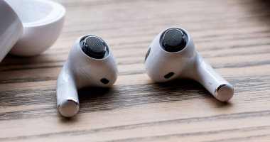 مالكو سماعات AirPods Pro يشكون من ميزة "إلغاء الضوضاء".. اعرف التفاصيل