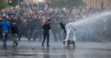 إصابة 15 متظاهرا فى لبنان.. والجيش يتدخل لحماية المحتجين
