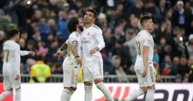 ريال مدريد يواصل الضغط على برشلونة في صراع صدارة الليجا.. الملكي يهزم إشبيلية بصعوبة ويتربع على عرش الدوري الإسباني.. هدف إشبيلية الملغي يثير جدلا فى المباراة.. وكارفخال يحصل على بطاقة صفراء متعمدا