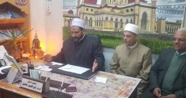 وكيل أزهر الإسكندرية يبحث تسجيل طلاب الشهادة الثانوية إلكترونيا