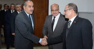 وزير الطيران ونائبه فى زيارة ميدانية للهيئة العامة للأرصاد الجوية.. صور