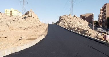 صور.. محافظ أسوان يعلن عن رصف ورفع كفاءة طرق بإجمالى أطوال 43 كم