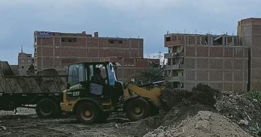 محافظة الجيزة ترفع 400 طن مخلفات بطريق طراد النيل بأوسيم  