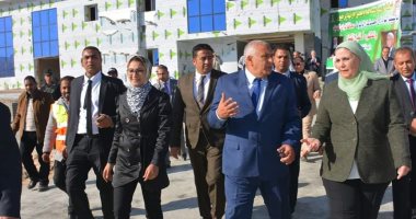صور.. وزيرة التضامن تتفقد إنشاءات المركز الإقليمى لتأهيل ذوى احتياجات الخارجة