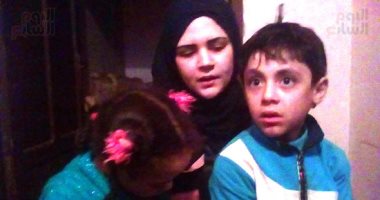 صور.. اليوم السابع داخل منزل سائق ميكروباص حادث طبيبات المنيا.. الزوجة: "السيارة عليها أقساط 85 ألف جنيه ومديونين ومهددين بالطرد من المنزل".. والأب: الميكروباص هو مصدر الرزق الوحيد ونطالب بإصلاحه