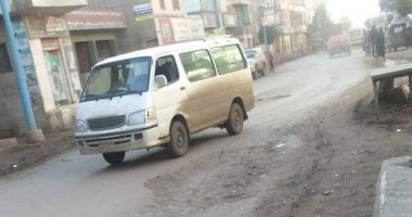 سيبها علينا.. قارئ يناشد المسئولين رصف طريق بسنديله بالدقهلية