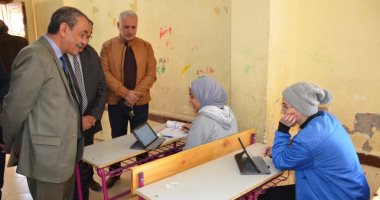 صور.. محافظ الإسماعيلية يتفقد لجان إمتحانات للصف الأول والثاني الثانوى العام والإعدادية
