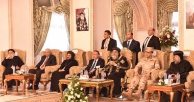 البابا تواضروس يستقبل محافظ الإسكندرية وقيادات أمنية لتهنئته بعيد الغطاس