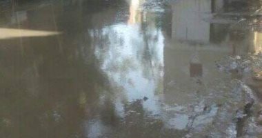   سيبها علينا: أهالى قرية محلة بالبحيرة يشكون من تراكم مياه الأمطار